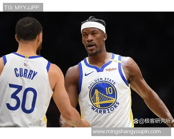 勇士与爵士激战正酣球迷热议比赛精彩瞬间与战术分析